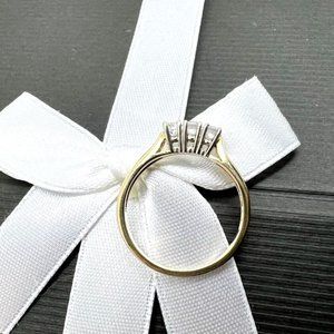 10K YELLOW GOLD 3 ROUND BRILLIANT DIAMOND 0.24 CTS RING SIZE 5.75